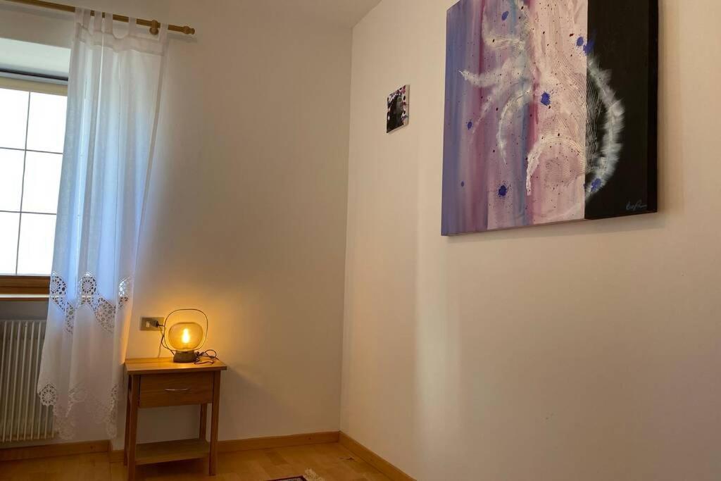 Grosse Wohnung Mit Garagenparkplatz ฟีแอ ภายนอก รูปภาพ
